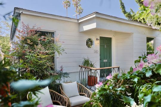 Fully Remodeled Charming 3Bed+ 2Bath Bungalow in Iconic Venice Beach.