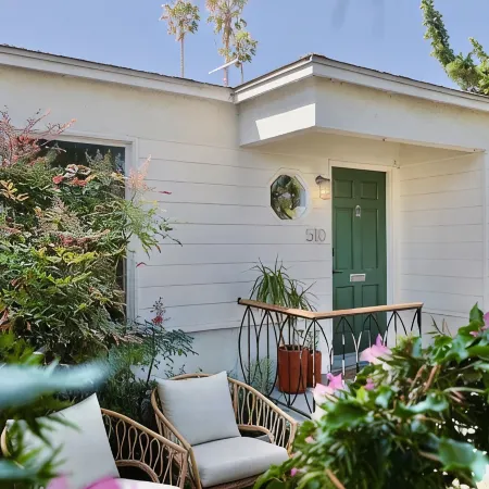 Fully Remodeled Charming 3Bed+ 2Bath Bungalow in Iconic Venice Beach.