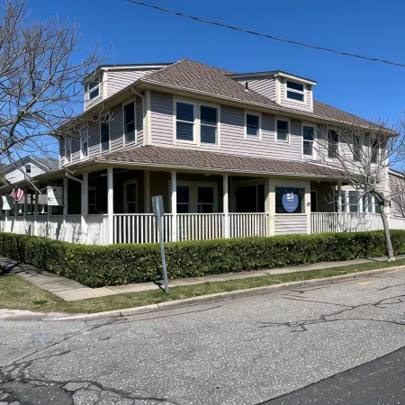 Charming Beach Cottage, Steps to Beach, Enjoy Scenic Vineyards & Farm Stands