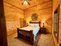 CLEAR VIEW CABIN - only 1 mile from Van Buren & Current Rvr @ Big Spring Park!