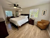 Hier Hideaway -Hot Tub - Fire Pit - King Beds - Peaceful Surrounded by Nature - 4성급