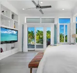 Calm Waters – Private 6BR Beachfront Villa w/ Pool & Rooftop View - North Caicos - Wi-Fi