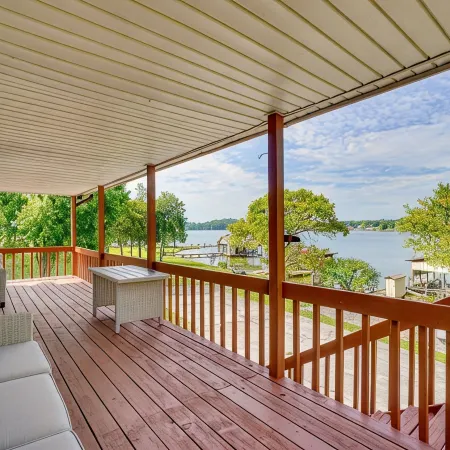 Watts Bar Lake Retreat Private Dock, Boat Ramp & Stunning Views!