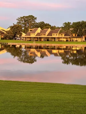 Waterfront modern condo on Walden at the lake Conroe - balcony