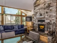 4 Bed + Loft, Gorgeous Kirkwood Condo