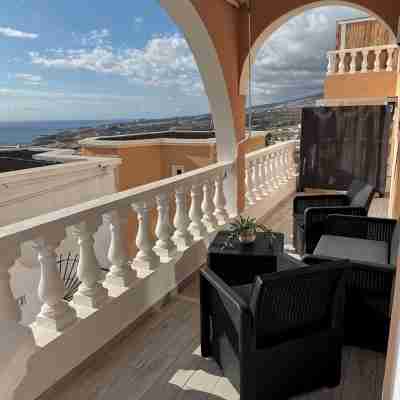 Modern vacation suite with sea view Others