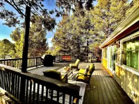 Enchanting 2-bedroom house with WiFi in Ruidoso - 4-Star