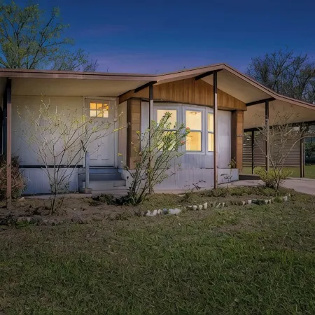 3 Bedroom, Comfy Home Dade City, Gated Community