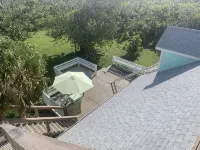 Sleeps 10, Hot Tub ,Centrally Located , Generator WiFi , Rooftop Deck,