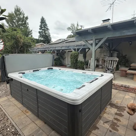 Luxury Modern Retreat! Close to Disney w Jaccuzzi!