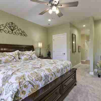 STUNNING 3-BEDROOM LUXURY CONDO/HEART OF BRANSON/INDOOR POOL/SPACIOUS/NO-STEPS! Rooms