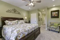 STUNNING 3-BEDROOM LUXURY CONDO/HEART OF BRANSON/INDOOR POOL/SPACIOUS/NO-STEPS! - Boutique