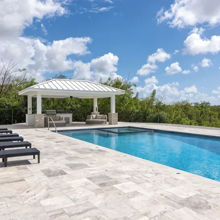 Rum& Little Barron Villa: Your North Side Haven-Beach, Ocean, Garden Views!