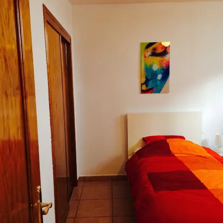 Club Tenerife Los Diamantes 1 Bed  Apartment Seaview Los Cristianos. FREE WIFI