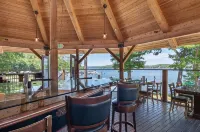 🌟 Unique Houseboat Experience on Lake Winnipesaukee - Harborside 🚤🌊 - 4 ดาว