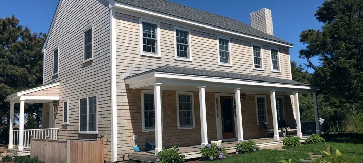 Modern 5 Bedroom Home. Newly Constructed. Large Yard. Close to Beaches and Town. 낸터컷 호텔