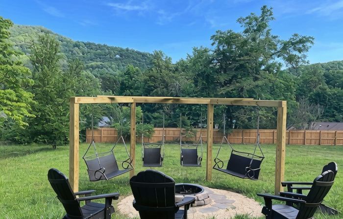 Modern Cabin for 8,w/Hot Tub+mtn view+1m from downtown Clayton, Outdoor Space