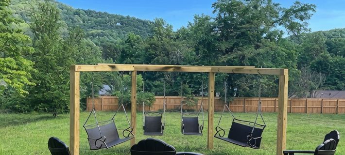 Modern Cabin for 8,w/Hot Tub+mtn view+1m from downtown Clayton, Outdoor Space Hotels in Clayton
