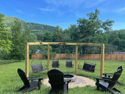 Modern Cabin for 8,w/Hot Tub+mtn view+1m from downtown Clayton, Outdoor Space