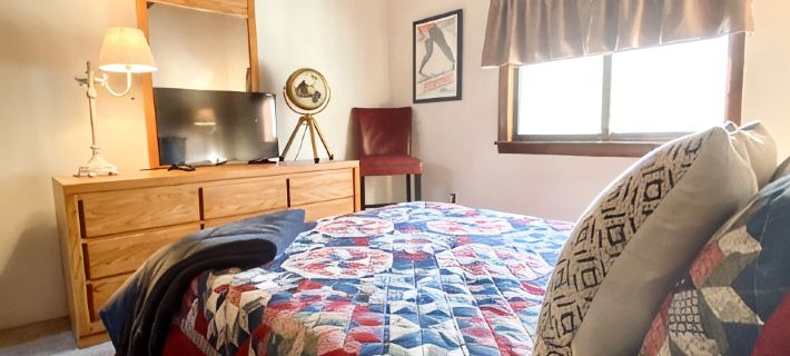 Boars Bungalow - Linderhof Golf, Pool, & More! Hotels in Bartlett