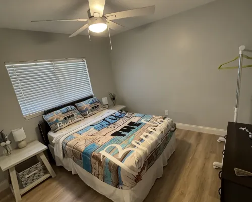 Modern beach themed 3b/2b home near New Smyrna Beach & Daytona Beach! Paradise! Hotels in Edgewater