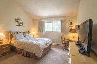 Spacious 3Bed condo 5 min from Winter Park, walk 2 Town & steps from bus stop! - Pools