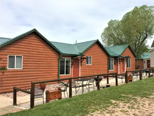 #6 Mustang Cabin at Ponderosa Place