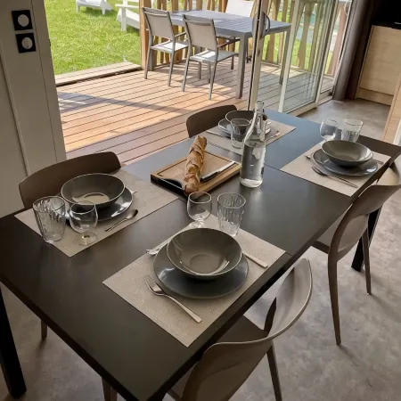 Charmant Chalet Dans un Parc Avec Piscine