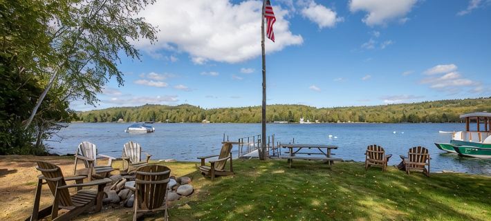Large Lakefront Home Hotels in Rangeley