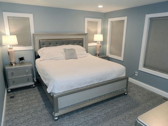 Gorgeous Home in Heart of Northeast's Art District!! Just 10 min from Downtown!