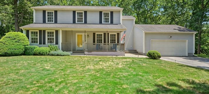 Misquamicut Beach House, Just 1 Mile From the Ocean! Hotels in Westerly