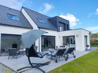 Modern house 3 minutes walk from the beach