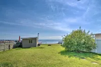 Family-Friendly Cottage on the Lake - Boutique