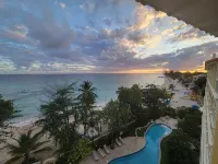 On Dover Beach, close to golf, surfing and much more. Discounts available - Pools