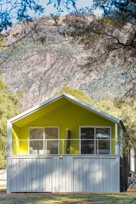 Nine Steps - private estate on 29 acres with stunning views of Mount Buffalo - 방갈로