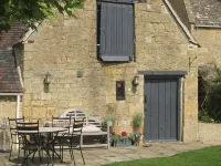 Stay in a 15 century Barn 20 minutes from Stratford on Avon - 3-Star