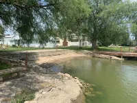 Marblehead Family Lake Cottage - 3 bedroom
