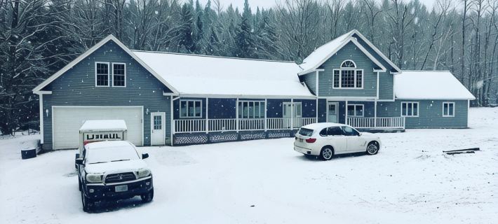 Jay River Front Three Bedroom. 2 miles to Jay Peak Hotels in Jay