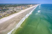 Beach side, ocean-view home, sleeps 9. Walk to bars, restaurants, & Casa Marina - 4-Star