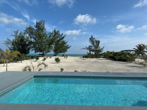 BRAND NEW Beachfront Villa best sandy beach in TCI with pool Fox Tail Palm Villa - Wi-Fi