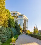 Zhemchuzhina Hotel - parking
