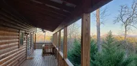 Wanderlust! Cozy 2-bedroom cabin with Mountain Views in lovely Murphy with WiFi - Hytter