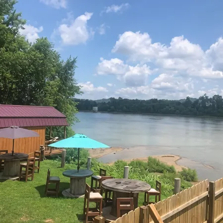 Affordable Cozy Cedar Cabin Overlooking the River