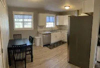 Spacious 4 bedroom cottage near Current River - Wi-Fi