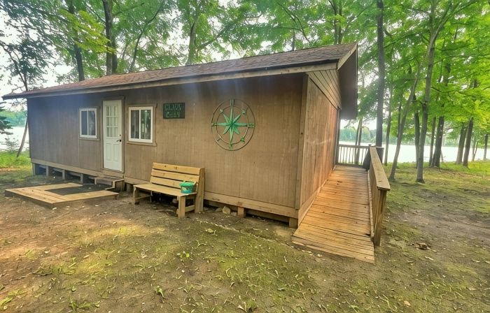 Arrowhead Lake Camp - Black Bear Lodge Lake View