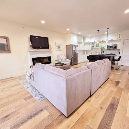 Updated 2 Bedroom Condo!