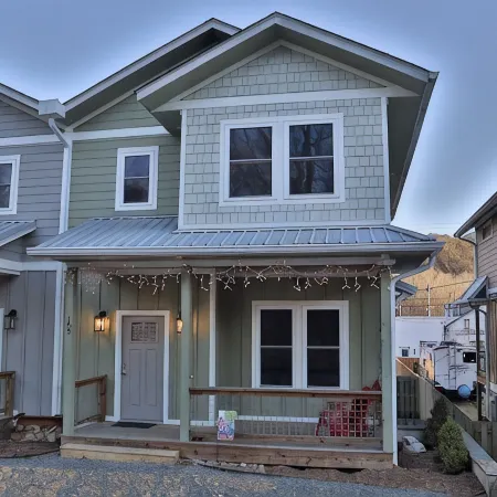 Walk to Train! Pet-Friendly Townhome!