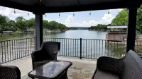 LBJ Open Water Home w/ 2-level Dock & Rope Swing! - 4-stjärniga