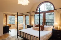 Hidden Forest Castle - Dome, Spa, Sauna, Views, Games, Movie Theater