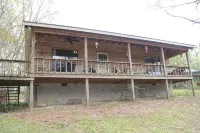 Cozy 2 bedroom Cabin on 5 acres with pond view.
